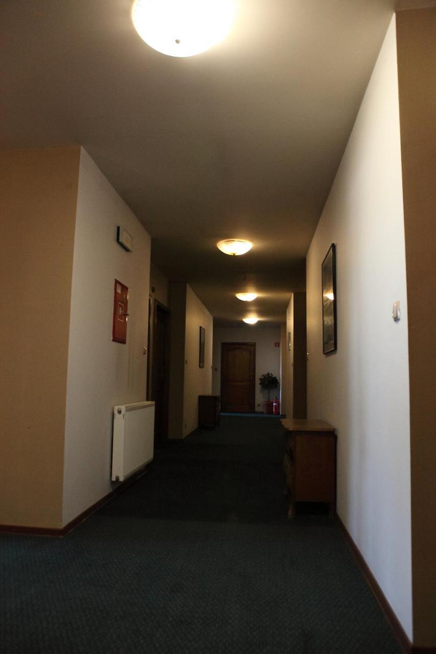 Hotel Katrina Ostrzeszow Bagian luar foto