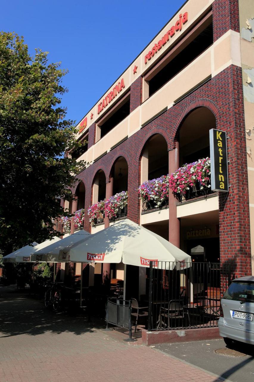 Hotel Katrina Ostrzeszow Bagian luar foto