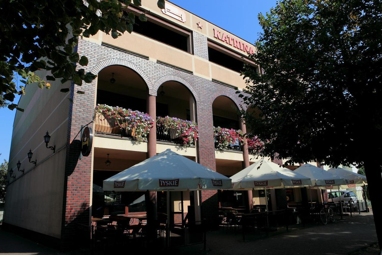 Hotel Katrina Ostrzeszow Bagian luar foto